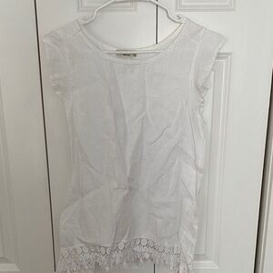 White Lace Hem Cap Sleeve Top